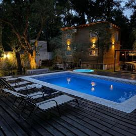 Lontana, hotel u gradu Dique Luján