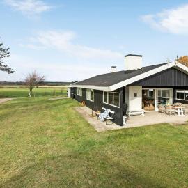Gorgeous Home In Ebeltoft With Sauna