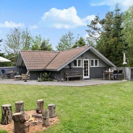 Lovely Home In Rødby With Wifi, Hotel in Rødby