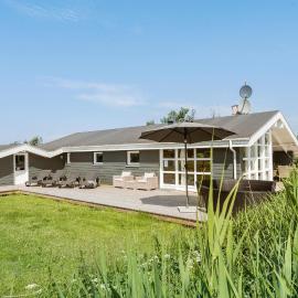 Stunning Home In Ringkøbing With Sauna, готель у місті Рінґкебінґ