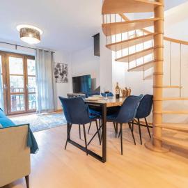 LOIRA CASA SANCHINES: Cálido dúplex en Benasque