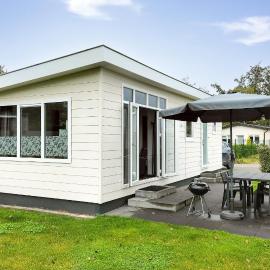 Amazing Home In Heinkenszand With Wifi