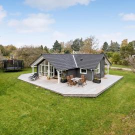 Awesome Home In Præstø With Wifi, Hotel in Præstø