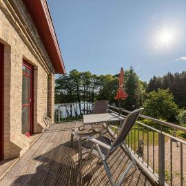Zwergtaucher - Ferienwohnung mit Balkon, Seeblick & Freizeitangeboten am See