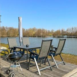 2 Bedroom Gorgeous Home In Tossens, hotel v destinaci Tossenserdeich