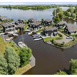 Waterpark Oan 'e Poel bij Sneekermeer, Hotel in Terherne