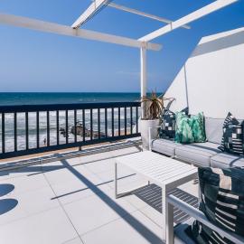 33 Perissa, Santorini, Ballito, hotel in Ballito