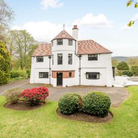 Unique Arts & Crafts Home in Auchterarder