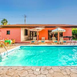 Villa Poppy by Villa Plus