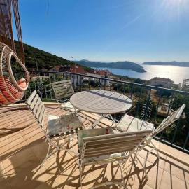 Deniz manzaralı Kaş evi