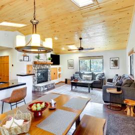 Large Yard, Patio + Gas Grill: Show Low Cabin, hotel i Show Low