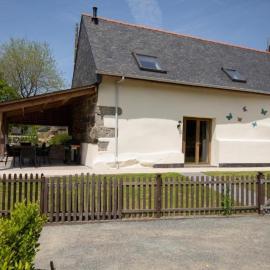 Bulat-Pestivien Retreat with 4 spacious Bedrooms, hotel em Bulat-Pestivien