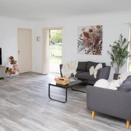 2 Bedrooms with Garage right on Te Awa River Ride, hotel i Tamahere