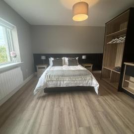 Independent Room Only - Listowel, hotel in Listowel