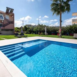 Socrates Holidays Apt 4 with Pool near the Beach