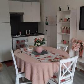 Mis Flores,appartamento con parcheggio, parco e spiaggia privata, hotel in Santa Marinella