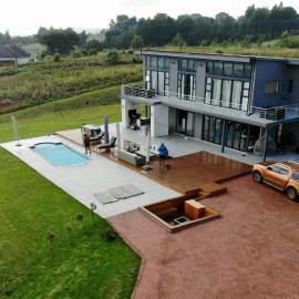 Champagne Manor