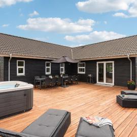Amazing Home In Hadsund With Kitchen, hótel í Hadsund