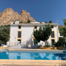Casa rural en Castril - HUERTA MARTIN - Escapada con Piscina en Sierra de Castril -, Hotel in Castril
