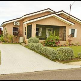 Irie Smart Villa 2、ファルマスのホテル