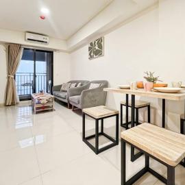 Large 3BR Meikarta Apt with WiFi & Netflix by 2ndHome, hotel in Leuweungmalang