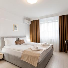 Hotel Royal Plaza, хотел в Тимишоара