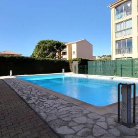 Studio with pool near the sea wifi and AC