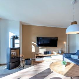 Honigbiene - Stilvolles Apartment mit Balkon, Kamin & Wellness-Flair am Krakower See