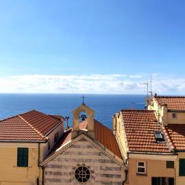 Elegant historic apartment with stunning sea view