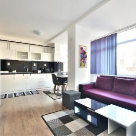 Downtown Apartment By the Lindens