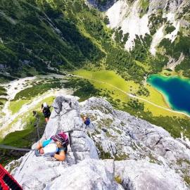Appartement Gipfelblick- Tiroler Zugspitze Arena in Biberwier โรงแรมในบีเบอร์เวียร์