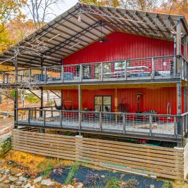 Private Shore Access & Games: Lakefront Getaway!, hotel in Garfield