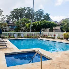 Princeville Sands Studio with Pool and Hot Tub (137-B), hotel in Princeville