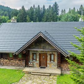 Domek na Skałce: Żabnica şehrinde bir otel