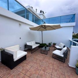 Salty Ocean Terrace Suite, Hotel in Mediania Alta