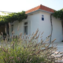 Holiday Home Casa Bianca, hotel in Sukošan