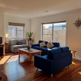 2 bedroom house Central Nagambie sleeps 5, hotel in Nagambie