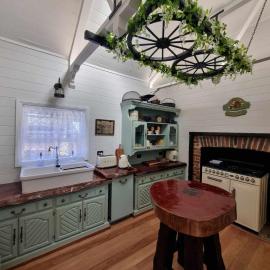 Storekeepers Cottage Guesthouse, hotel in Stroud