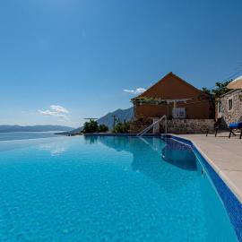Two-Bedroom Holiday Home In Mokalo
