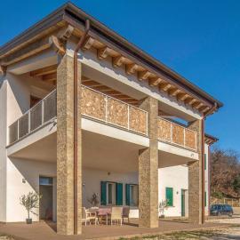 Awesome Apartment In Valnogaredo Pd