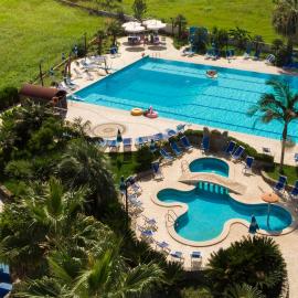 Hotel Calabrisella، فندق في كابو فاتيكانو