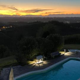 Splendid Villa Magna with Pool and Park - Langhe Hills