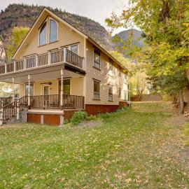 Patio & Mountain Views: Central Ouray Getaway!