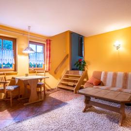 Ferienwohnung Spielzeughof، فندق في زايفن