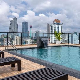 Pendennis Fern - 4-Bedroom Luxury Retreat with Rooftop Pool in Central Colombo