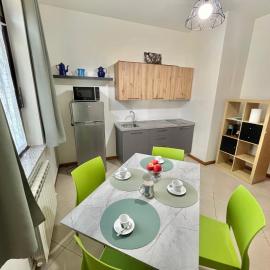 Base Valley 11026, hotel in Pont-Saint-Martin