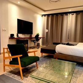 Eat Work and Sleep, hotel v destinaci Somone