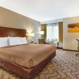 Best Western John Muir Inn, viešbutis mieste Martinesas