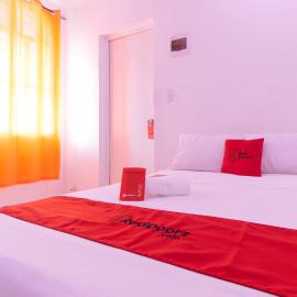 RedDoorz @ Jolly Orange Paranaque, hotel em Manilla