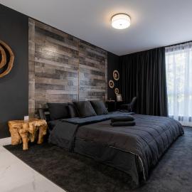 MONROE APART HOTEl